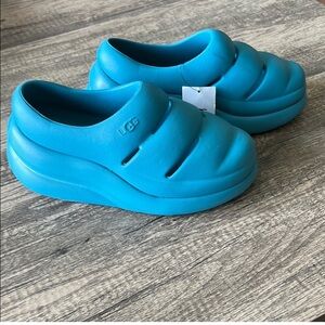 UGG Clog 39 sz 8 NWOT  Blue Slip-On Shoes